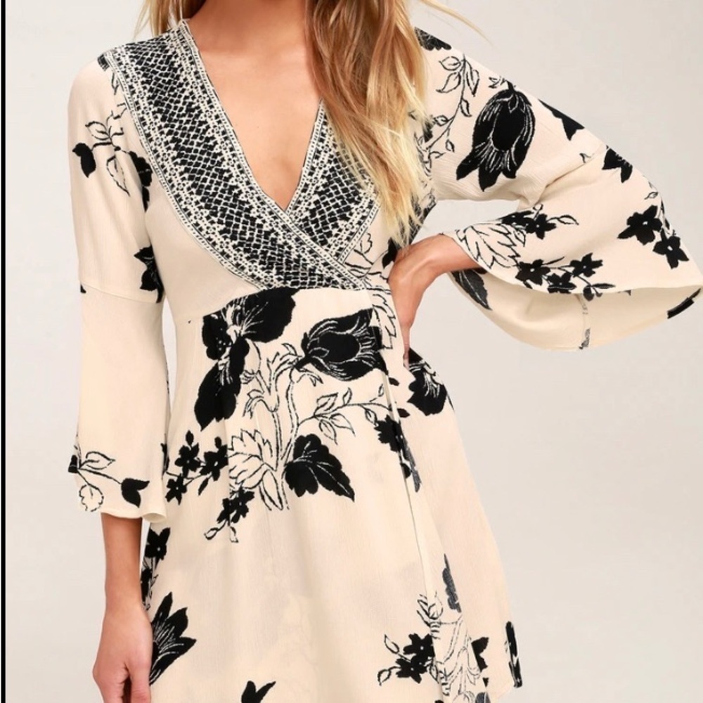 Billabong Black and Cream Floral Dress